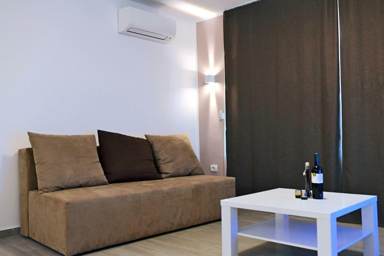 Apartment Luce Нивице Екстериор снимка