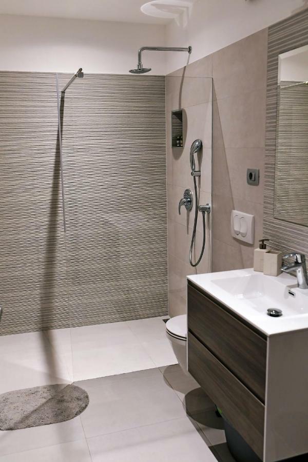 Apartment Luce Нивице Екстериор снимка