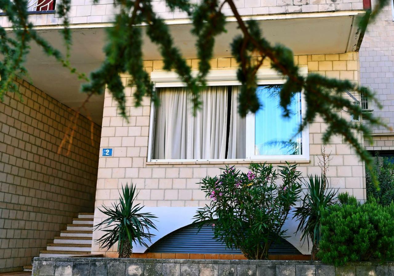 Apartment Luce Нивице Екстериор снимка